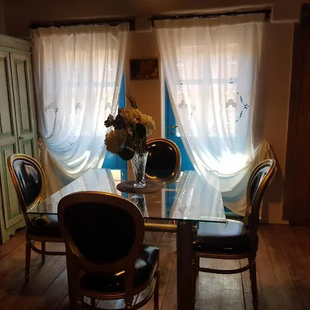 La Casa Dell'artista Nyaraló *