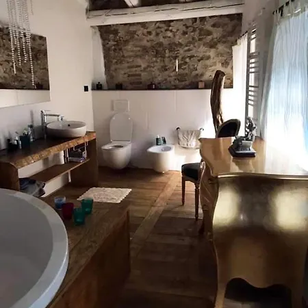 La Casa Dell'artista * Monforte dʼAlba
