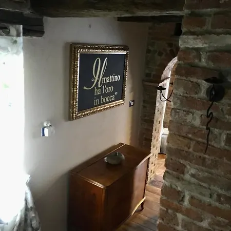 La Casa Dell'artista Nyaraló Monforte dʼAlba